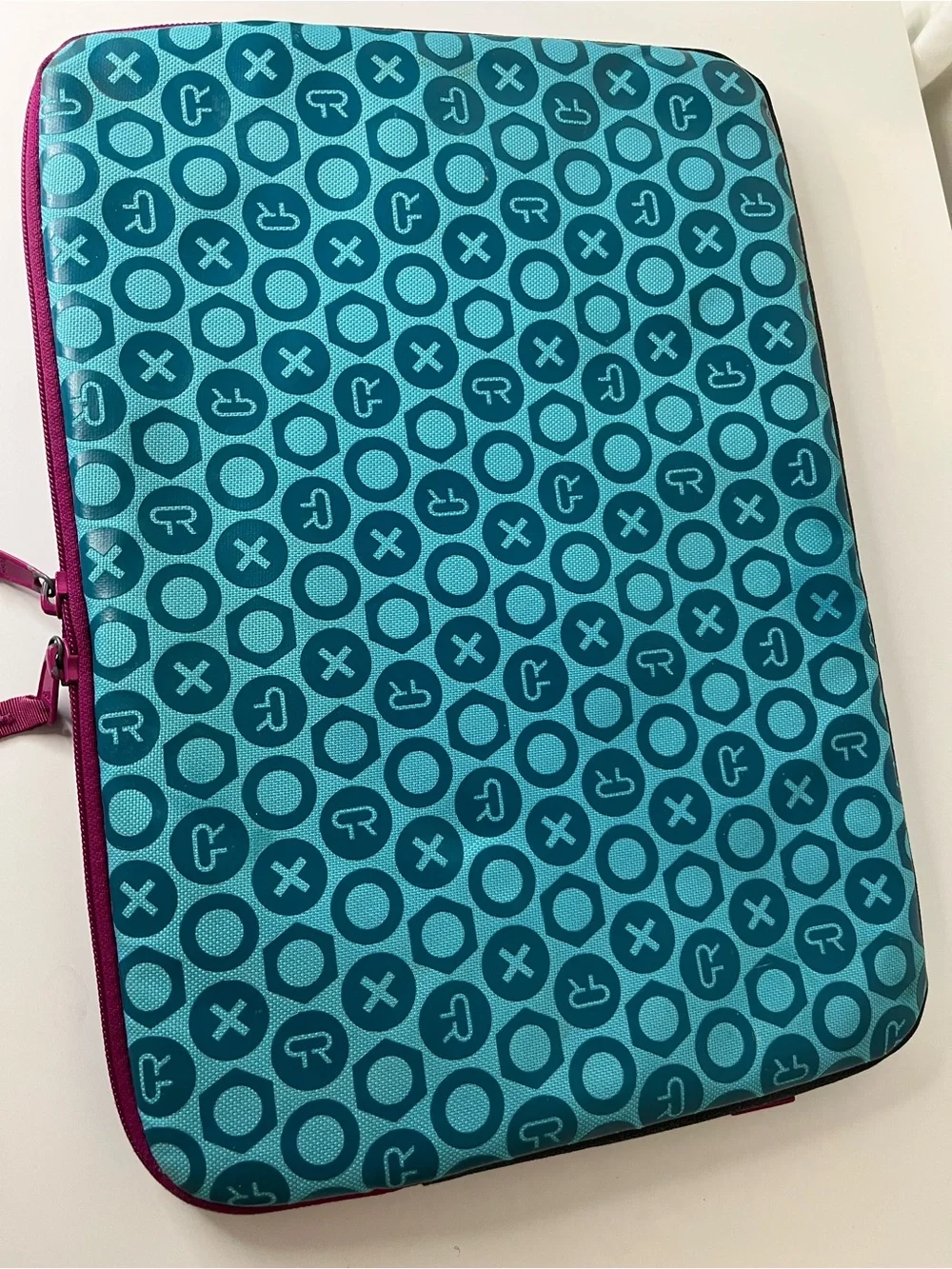 Incase Teal Pattern Tablet Sleeve with Magenta Trim